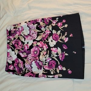 White House Black Market Floral Skirt. Size 0.